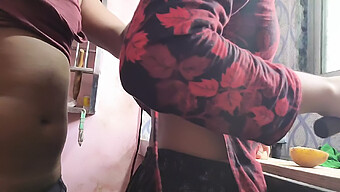 Grandes Tetas E Bundas De Bhabhi Devar Em Uma Cena De Sexo Brutal Na Cozinha