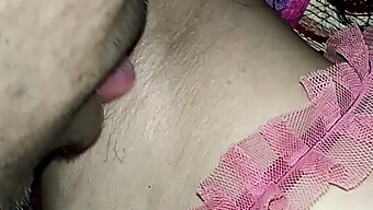 Teen'S Armpit Fetish Explored Through Licking And Facesitting